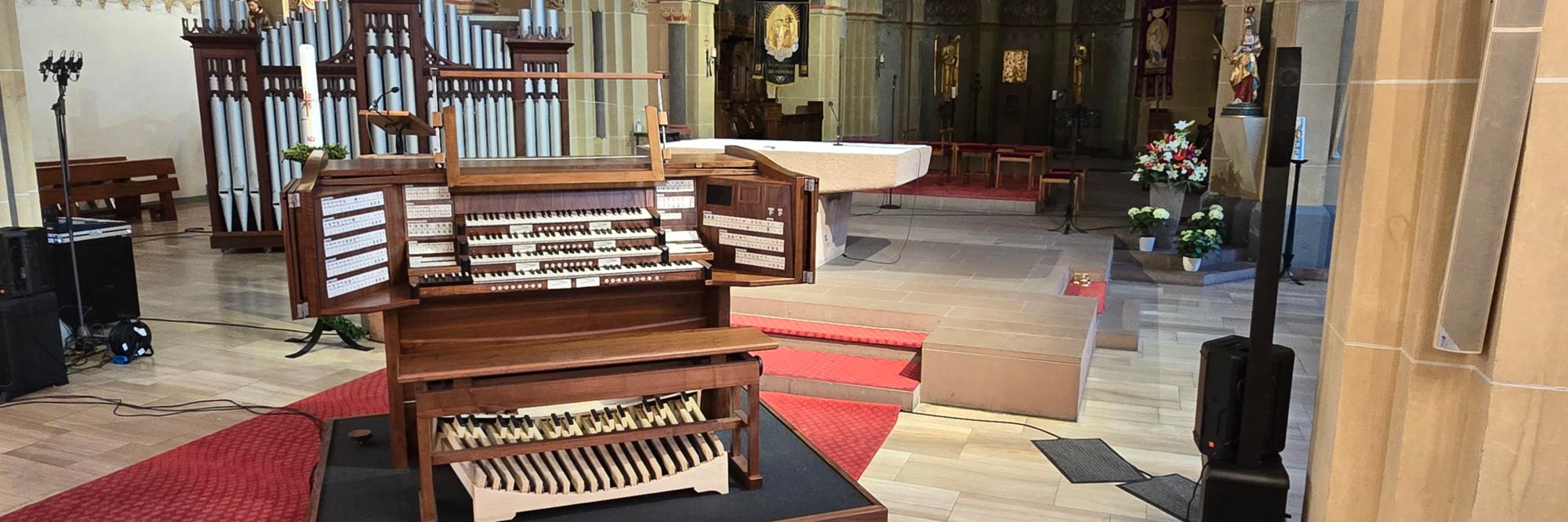 Chororgel und Spieltisch St.Marien Neunkirchen (c) Jan Brögger St.Marien Neunkirchen Chororgel und Spieltisch St.Marien Neunkirchen