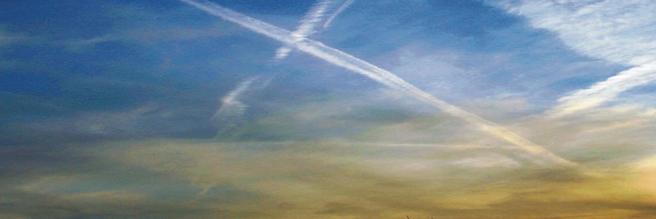 Kreuz am Himmel (c) Matthias Dierkes-photocase.de Kreuz am Himmel